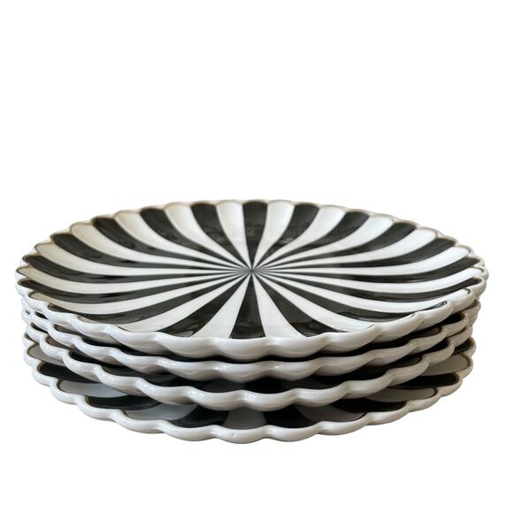 Monterey Bay Fine Porcelain Salad Plates 9in Black White Scallop Set of 4 NEW - Picture 3 of 10